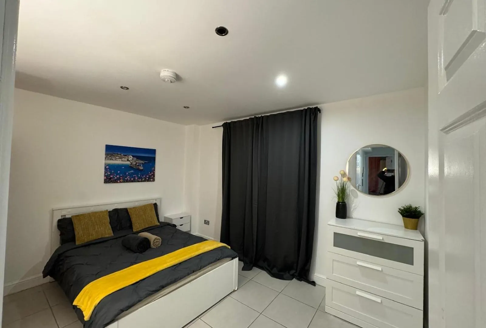 Spacious 2 Bedroom Flat In Tower Bridge! E1 Londres